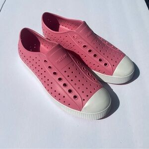 NWOT Native Pink/White Jefferson Slip On Water shoes size W9